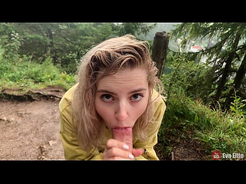 ❤️ Merch yn llyncu cum ar ôl blowjob cyhoeddus - Eva Elfi ️❌ porno Rwsiaidd wrthon ni ️❤